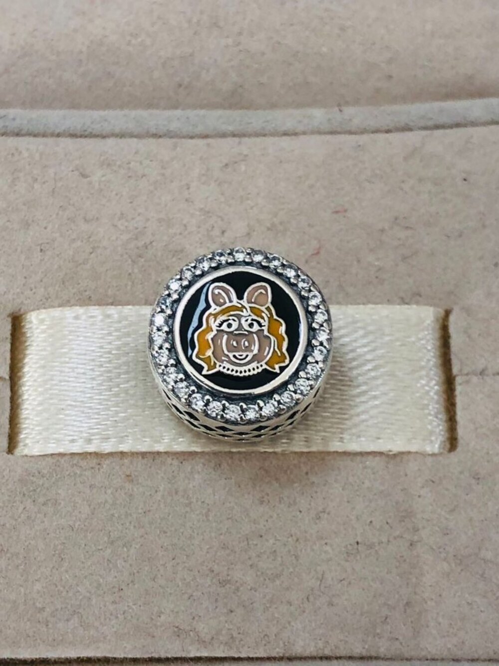 ✨🔥Pandora Miss Piggy Exclusive Charm